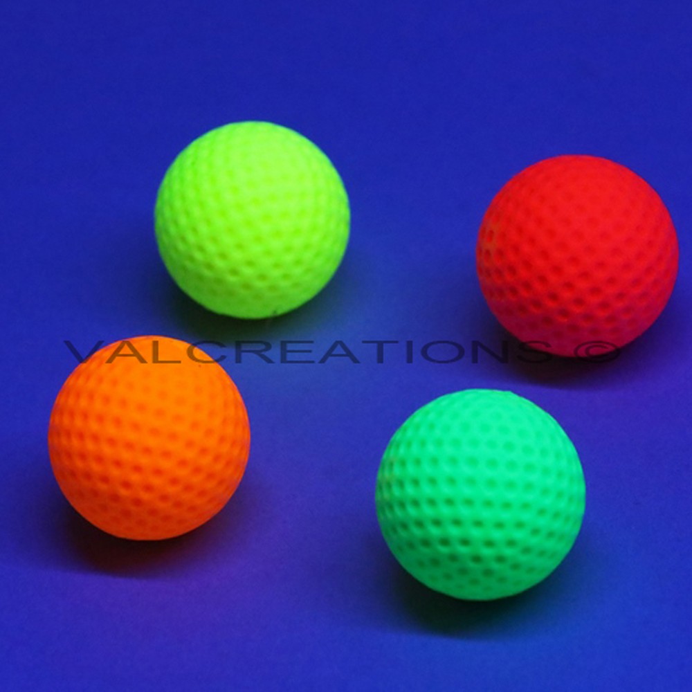 balle blacklight pour minigolf en lumière noire