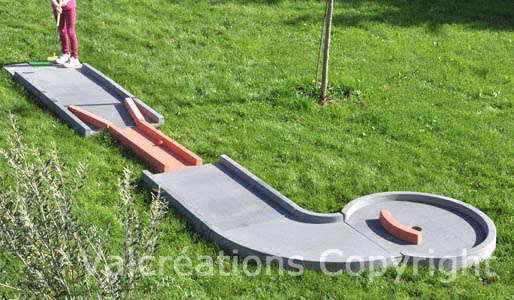 mini golf gris obstacles rouges