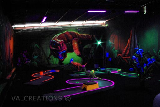 mini golf intérieur indoor blacklight